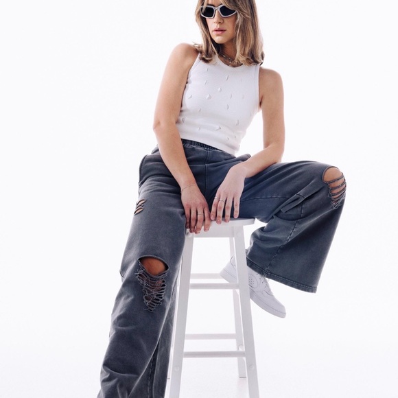 Wide Leg Distressed Women's Jeans - Charcoal Gray - Picture 3 of 7